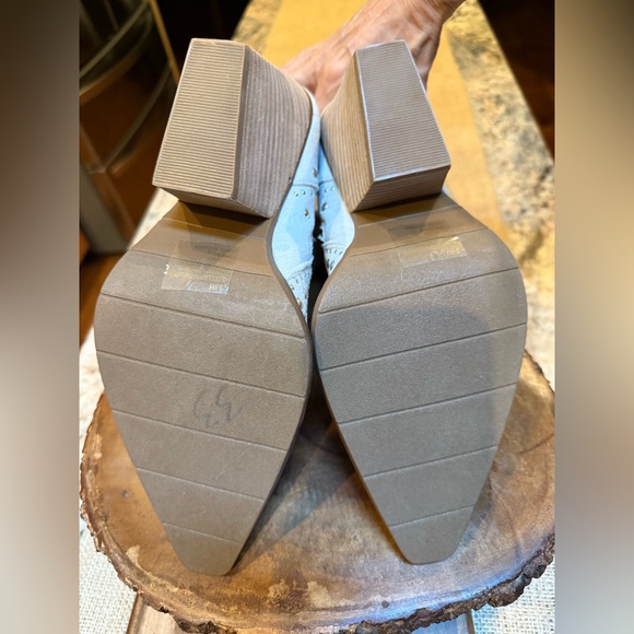 Very G Studded Cream  Heeled Boots - NWOT. 9.5 - Picture 12 of 12